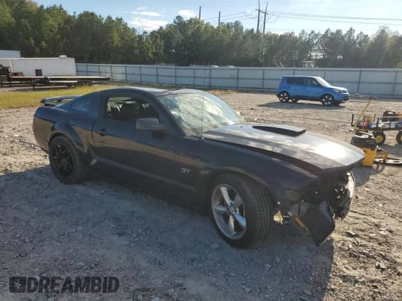 2007 Ford Mustang GT Deluxe z VIN 1ZVHT82H375218942, wystawiony jako Copart lot #85519015 z przebiegiem 133 265 mil mil oraz Szkoda całkowita • Salvage title. Historia ofert i sprzedaży dostępna na DreamBid. Obrazek 4.