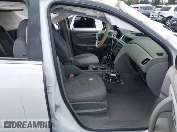 2017 Chevrolet Traverse LT z VIN 1GNKRGKD2HJ187505, wystawiony jako IAAI lot #43299284 z przebiegiem 80 256 mil mil oraz . Historia ofert i sprzedaży dostępna na DreamBid. Obrazek 5.