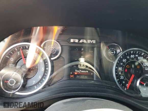 2019 Ram 1500 Big Horn z VIN 1C6SRFFT0KN783689, wystawiony jako Copart lot #68394205 z przebiegiem 261 357 mil mil oraz Szkoda całkowita • Salvage title. Historia ofert i sprzedaży dostępna na DreamBid. Obrazek 9.