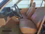 1986 Mercedes-Benz 300 E z VIN WDBEA30D6GA170194, wystawiony jako Copart lot #85961234 z przebiegiem 100 091 mil mil oraz Szkoda całkowita • Salvage title. Historia ofert i sprzedaży dostępna na DreamBid. Obrazek 7.