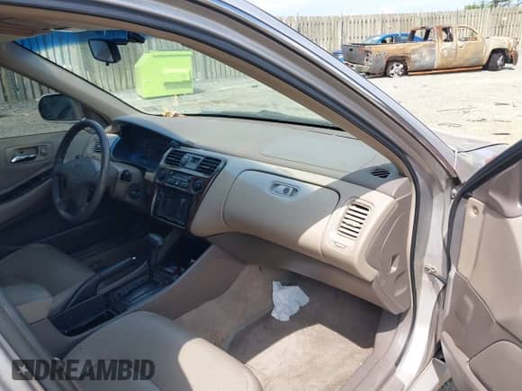 1999 Honda Accord EX с VIN 1HGCG1651XA023648, выставлен на аукционе IAAI как лот 42746212 с пробегом 283 171 миль миль и . История ставок и продаж доступна на DreamBid. Изображение 5.