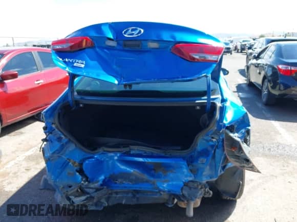 2018 Hyundai Elantra SE z VIN 5NPD74LF2JH343496, wystawiony jako IAAI lot #43250167 z przebiegiem 77 309 mil mil oraz . Historia ofert i sprzedaży dostępna na DreamBid. Obrazek 16.