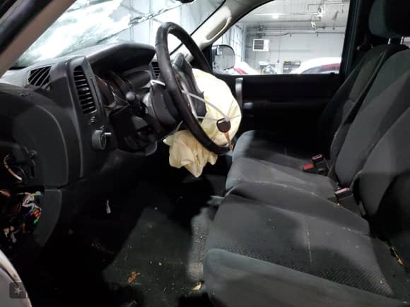 2008 Chevrolet Silverado 2500HD Work Truck z VIN 1GCHK24K88E104481, wystawiony jako Copart lot #42178685 z przebiegiem Nie podano mil oraz Szkoda całkowita • Salvage title. Historia ofert i sprzedaży dostępna na DreamBid. Obrazek 7.