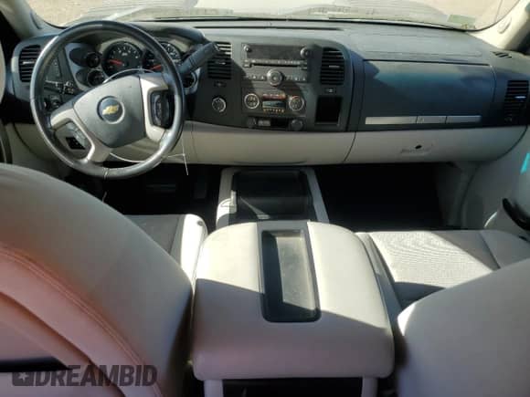 2011 Chevrolet Silverado 3500HD SRW LT z VIN 1GC4K0C88BF229975, wystawiony jako Copart lot #81095814 z przebiegiem 88 656 mil mil oraz Szkoda całkowita • Salvage title. Historia ofert i sprzedaży dostępna na DreamBid. Obrazek 8.