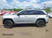 2024 Jeep Grand Cherokee Altitude with VIN 1C4RJHAG9R8930153, listed as a IAAI auction lot 42812908 with 11,509 mi miles and . Bid and sale history available at DreamBid. Image 14.