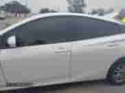 2018 Toyota Prius Plus z VIN JTDKARFP9J3089162, wystawiony jako IAAI lot #42544642 z przebiegiem 50 746 mil mil oraz . Historia ofert i sprzedaży dostępna na DreamBid. Obrazek 15.