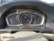 2015 Volvo S60 T5 Drive-E Platinum с VIN YV126MFM0F2360823, выставлен на аукционе Copart как лот 45910935 с пробегом 116 113 миль миль и Списание • Salvage title. История ставок и продаж доступна на DreamBid. Изображение 9.