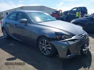 2019 Lexus IS 300 z VIN JTHBA1D28K5097203, wystawiony jako IAAI lot #42904963 z przebiegiem 58 394 mil mil oraz . Historia ofert i sprzedaży dostępna na DreamBid. Obrazek 1.
