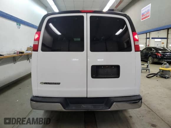 2017 Chevrolet Express Passenger LT с VIN 1GAZGPFGXH1193286, выставлен на аукционе Copart как лот 88923785 с пробегом 78 237 миль миль и Списание • Salvage title. История ставок и продаж доступна на DreamBid. Изображение 6.