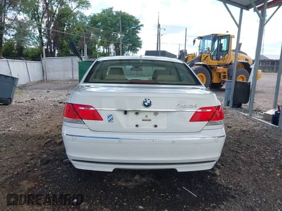 2006 BMW 7 Series 750i z VIN WBAHL83586DT04272, wystawiony jako IAAI lot #43068372 z przebiegiem 144 074 mil mil oraz . Historia ofert i sprzedaży dostępna na DreamBid. Obrazek 17.