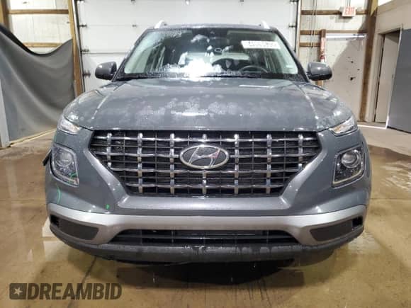 2025 Hyundai Venue SEL with VIN KMHRC8A36SU385111, listed as a Copart auction lot 84908635 with 5,371 mi miles and Clean title. Bid and sale history available at DreamBid. Image 5.