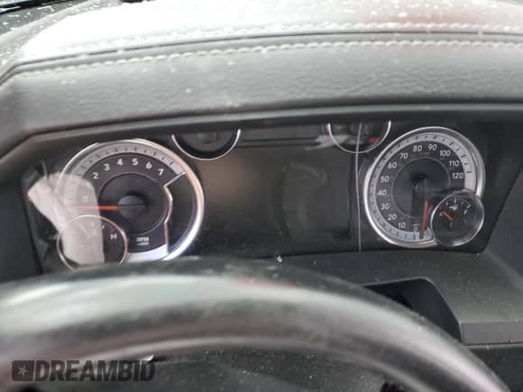 2018 Ram 1500 Night z VIN 1C6RR7MT2JS212700, wystawiony jako Copart lot #57653515 z przebiegiem Nie podano mil oraz Nie do naprawy • Non repairable. Historia ofert i sprzedaży dostępna na DreamBid. Obrazek 9.