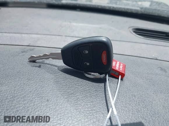 2010 Dodge Dakota Bighorn/Lonestar z VIN 1D7CW3GK4AS264452, wystawiony jako IAAI lot #42281697 z przebiegiem 106 599 mil mil oraz . Historia ofert i sprzedaży dostępna na DreamBid. Obrazek 11.