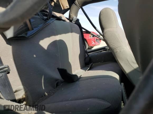 2005 Jeep Wrangler SE z VIN 1J4FA29175P331391, wystawiony jako Copart lot #76608824 z przebiegiem 98 268 mil mil oraz Szkoda całkowita • Salvage title. Historia ofert i sprzedaży dostępna na DreamBid. Obrazek 10.