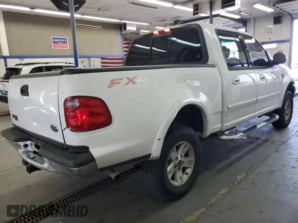 2003 Ford F-150 XLT с VIN 1FTRW08L63KB51177, выставлен на аукционе Copart как лот 86673515 с пробегом 243 472 миль миль и Списание • Salvage title. История ставок и продаж доступна на DreamBid. Изображение 3.
