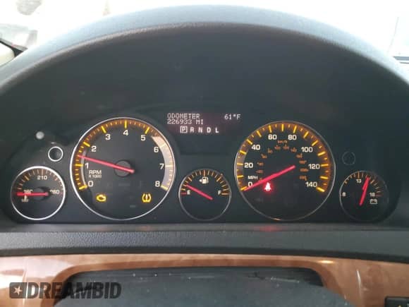 2007 Saturn Outlook XR with VIN 5GZER23727J172307, listed as a Copart auction lot 76263084 with 226,933 mi miles and Salvage title. Bid and sale history available at DreamBid. Image 9.