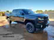 2018 Chevrolet Silverado 1500 LT z VIN 3GCUKREC9JG247985, wystawiony jako Copart lot #89700785 z przebiegiem 176 054 mil mil oraz Czysty tytuł • Clean title. Historia ofert i sprzedaży dostępna na DreamBid. Obrazek 4.