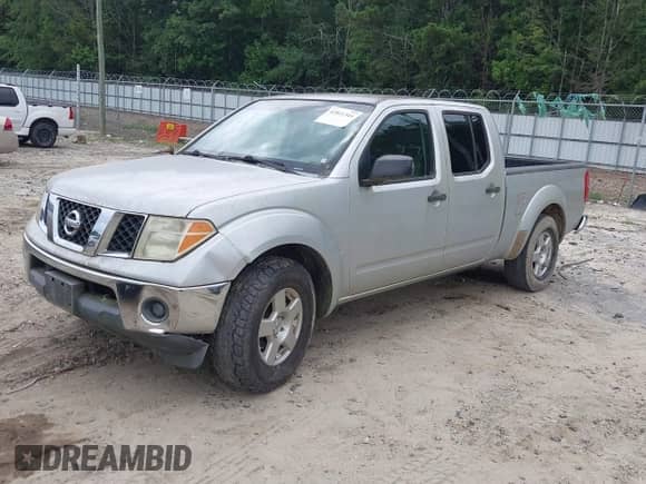 2008 Nissan Frontier SE z VIN 1N6AD09U98C427828, wystawiony jako IAAI lot #42811344 z przebiegiem 100 313 mil mil oraz . Historia ofert i sprzedaży dostępna na DreamBid. Obrazek 17.