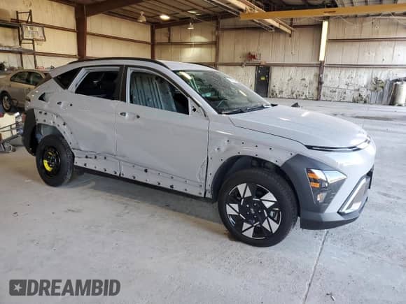 2024 Hyundai Kona SEL с VIN KM8HBCAB5RU054510, выставлен на аукционе Copart как лот 73997804 с пробегом 5 265 миль миль и Списание • Salvage title. История ставок и продаж доступна на DreamBid. Изображение 4.