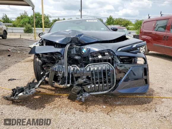 2025 BMW 7 Series 740i xDrive z VIN WBA33EH05SCV32350, wystawiony jako Copart lot #70948785 z przebiegiem 3 791 mil mil oraz Szkoda całkowita • Salvage title. Historia ofert i sprzedaży dostępna na DreamBid. Obrazek 5.