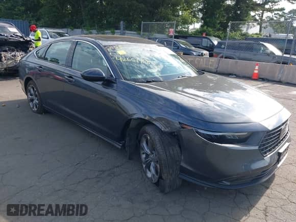 2024 Honda Accord EX with VIN 1HGCY1F38RA022852, listed as a IAAI auction lot 42667968 with 13,900 mi miles and . Bid and sale history available at DreamBid. Image 6.