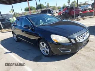 2012 Volvo S60 T5 с VIN YV1622FS6C2041857, выставлен на аукционе IAAI как лот 42861578 с пробегом 121 188 миль миль и . История ставок и продаж доступна на DreamBid. Изображение 1.