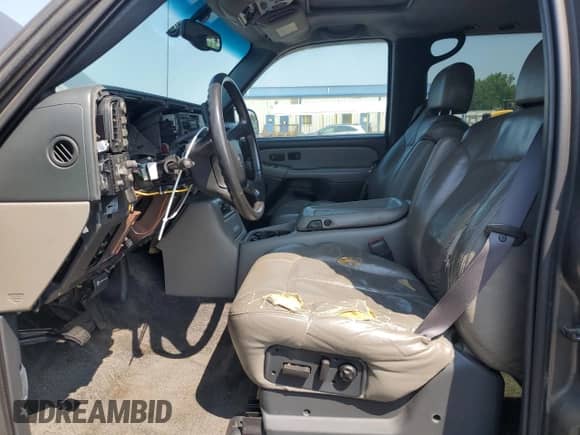 2001 Chevrolet Suburban LS z VIN 1GNFK16T91J286624, wystawiony jako Copart lot #66679705 z przebiegiem 175 100 mil mil oraz Szkoda całkowita • Salvage title. Historia ofert i sprzedaży dostępna na DreamBid. Obrazek 7.