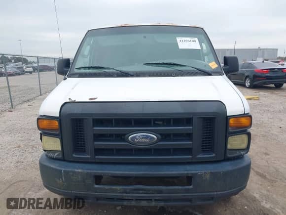 2008 Ford Econoline Cargo Commercial z VIN 1FTNS24L68DA24209, wystawiony jako IAAI lot #41206100 z przebiegiem 211 288 mil mil oraz . Historia ofert i sprzedaży dostępna na DreamBid. Obrazek 12.