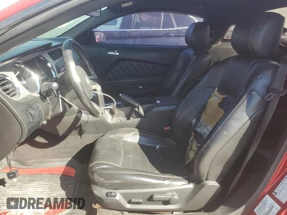 2013 Ford Mustang GT z VIN 1ZVBP8CF9D5235909, wystawiony jako Copart lot #86242725 z przebiegiem 162 906 mil mil oraz Szkoda całkowita • Salvage title. Historia ofert i sprzedaży dostępna na DreamBid. Obrazek 7.