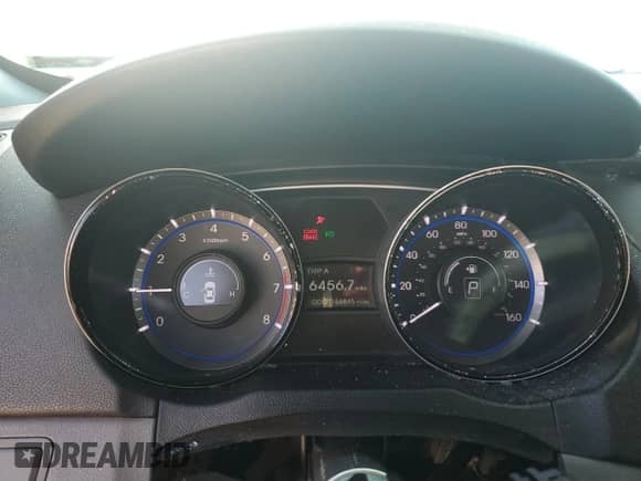 2014 Hyundai Sonata GLS z VIN 5NPEB4AC8EH923045, wystawiony jako Copart lot #82182055 z przebiegiem 156 845 mil mil oraz Szkoda całkowita • Salvage title. Historia ofert i sprzedaży dostępna na DreamBid. Obrazek 9.