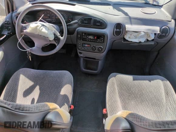 2000 Dodge Caravan SE with VIN 1B4GP44G9YB733864, listed as a Copart auction lot 67835925 with 153,322 mi miles and Salvage title. Bid and sale history available at DreamBid. Image 8.
