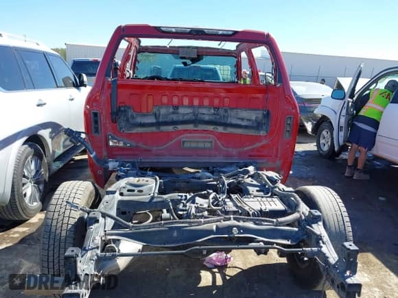 2023 Toyota Tundra Limited Hybrid z VIN 5TFJC5DB5PX020704, wystawiony jako IAAI lot #40609284 z przebiegiem Nie podano mil oraz . Historia ofert i sprzedaży dostępna na DreamBid. Obrazek 15.