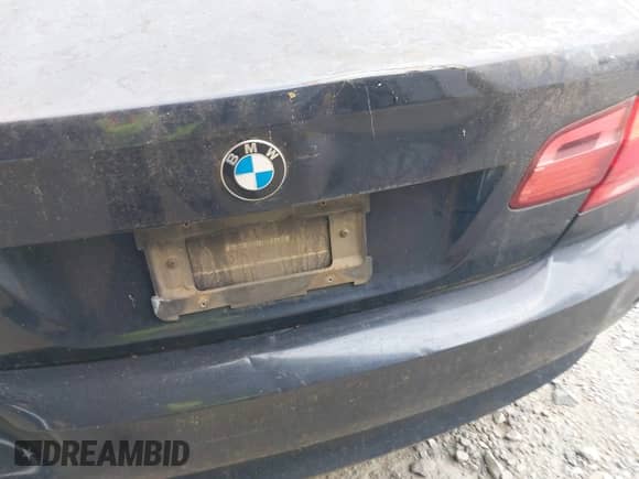 2007 BMW 3 Series 328i с VIN WBAWB33557P130027, выставлен на аукционе IAAI как лот 42397349 с пробегом 185 867 миль миль и . История ставок и продаж доступна на DreamBid. Изображение 13.