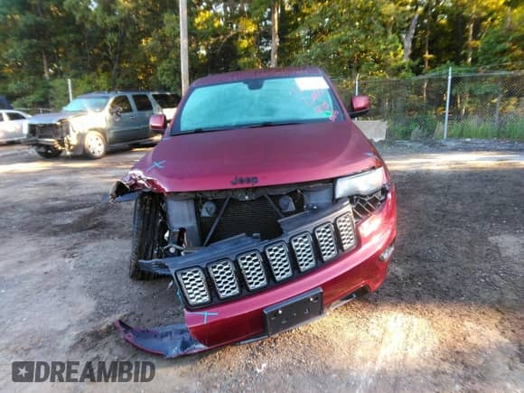 2017 Jeep Grand Cherokee Laredo z VIN 1C4RJFAG0HC922054, wystawiony jako IAAI lot #43048691 z przebiegiem 82 851 mil mil oraz . Historia ofert i sprzedaży dostępna na DreamBid. Obrazek 12.