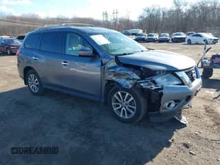 2015 Nissan Pathfinder Platinum with VIN 5N1AR2MM9FC697559, listed as a IAAI auction lot 41276459 with 119,153 mi miles and . Bid and sale history available at DreamBid. Image 1.