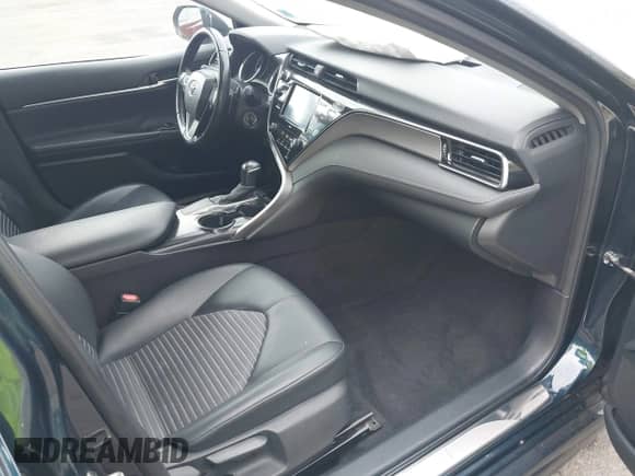 2020 Toyota Camry SE z VIN 4T1G11AK2LU899972, wystawiony jako IAAI lot #43179112 z przebiegiem 175 089 mil mil oraz . Historia ofert i sprzedaży dostępna na DreamBid. Obrazek 5.