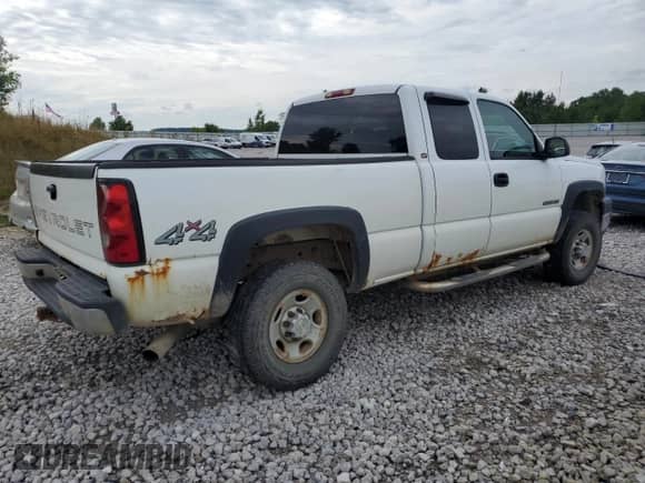 2004 Chevrolet Silverado 2500HD LS with VIN 1GCHK29U84E368790, listed as a Copart auction lot 65561005 with 188,462 mi miles and Clean title. Bid and sale history available at DreamBid. Image 3.