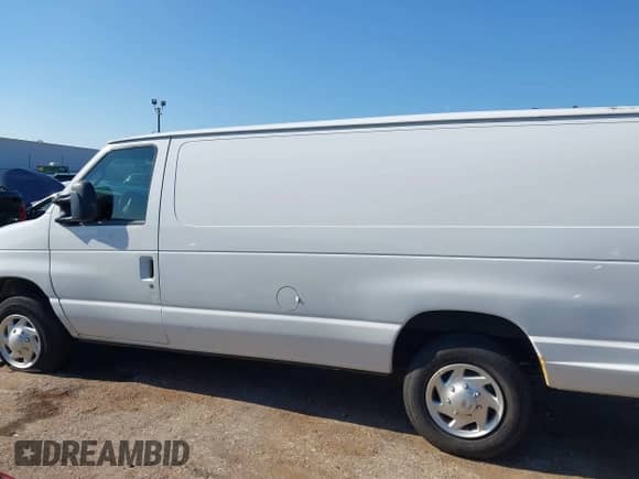 2012 Ford Econoline Cargo Commercial z VIN 1FTNS1EW9CDB33226, wystawiony jako IAAI lot #42714213 z przebiegiem 200 000 mil mil oraz . Historia ofert i sprzedaży dostępna na DreamBid. Obrazek 13.