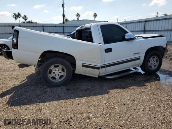 2000 Chevrolet Silverado 1500 z VIN 1GCEC14V6YZ109157, wystawiony jako Copart lot #56390975 z przebiegiem 624 462 mil mil oraz Szkoda całkowita • Salvage title. Historia ofert i sprzedaży dostępna na DreamBid. Obrazek 3.