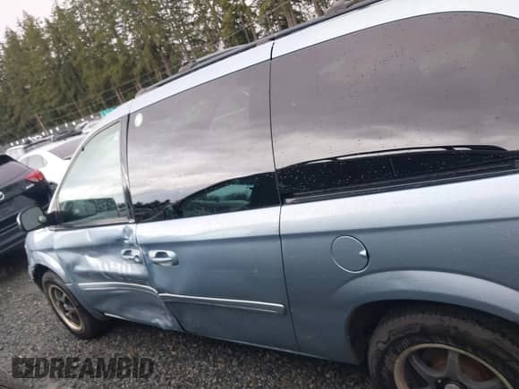2004 Dodge Caravan SXT with VIN 2D8GP44L34R507509, listed as a IAAI auction lot 41643413 with 155,717 mi miles and . Bid and sale history available at DreamBid. Image 14.