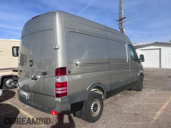 2007 Dodge Sprinter with VIN WD0PE745075158521, listed as a Copart auction lot 81004764 with 250,202 mi miles and Clean title. Bid and sale history available at DreamBid. Image 4.