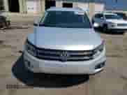 2013 Volkswagen Tiguan S с VIN WVGAV7AX0DW512172, выставлен на аукционе Copart как лот 71987025 с пробегом 165 536 миль миль и Чистый • Clean title. История ставок и продаж доступна на DreamBid. Изображение 5.