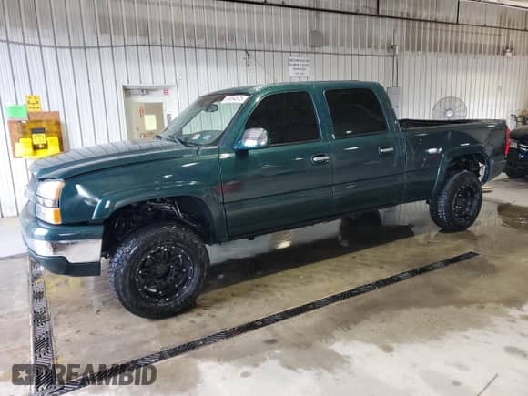 2003 Chevrolet Silverado 1500HD LS с VIN 1GCGK13U03F182068, выставлен на аукционе Copart как лот 69954575 с пробегом 235 287 миль миль и Списание • Salvage title. История ставок и продаж доступна на DreamBid. Изображение 1.