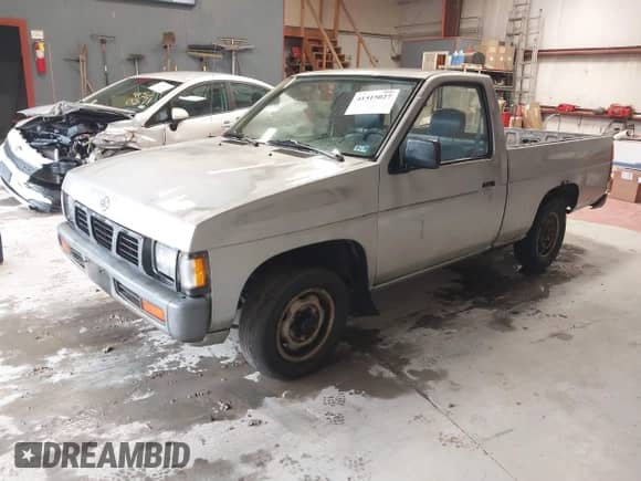 1993 Nissan Frontier z VIN 1N6SD11S7PC323101, wystawiony jako IAAI lot #41515027 z przebiegiem 178 818 mil mil oraz . Historia ofert i sprzedaży dostępna na DreamBid. Obrazek 2.