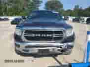 2019 Ram 1500 Big Horn z VIN 1C6SRFFT5KN668814, wystawiony jako Copart lot #66502695 z przebiegiem 72 378 mil mil oraz Szkoda całkowita • Salvage title. Historia ofert i sprzedaży dostępna na DreamBid. Obrazek 5.
