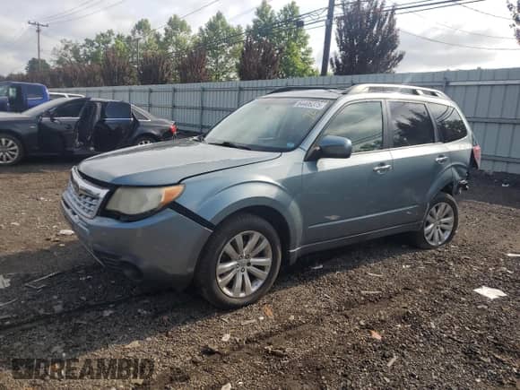 2012 Subaru Forester X Premium z VIN JF2SHADC9CH469140, wystawiony jako Copart lot #64406375 z przebiegiem 206 058 mil mil oraz Nie do naprawy • Non repairable. Historia ofert i sprzedaży dostępna na DreamBid. Obrazek 1.