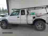 2001 Toyota Tacoma с VIN 5TEWN72N11Z733480, выставлен на аукционе IAAI как лот 42244484 с пробегом 323 454 миль миль и . История ставок и продаж доступна на DreamBid. Изображение 15.