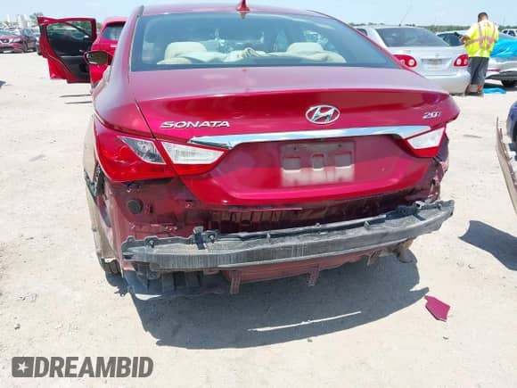 2014 Hyundai Sonata GLS z VIN 5NPEB4AC6EH944797, wystawiony jako IAAI lot #42869834 z przebiegiem 75 836 mil mil oraz . Historia ofert i sprzedaży dostępna na DreamBid. Obrazek 6.