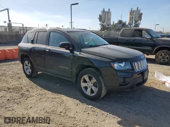 2014 Jeep Compass Latitude с VIN 1C4NJDEB7ED632935, выставлен на аукционе Copart как лот 68498975 с пробегом 70 222 миль миль и Списание • Salvage title. История ставок и продаж доступна на DreamBid. Изображение 4.