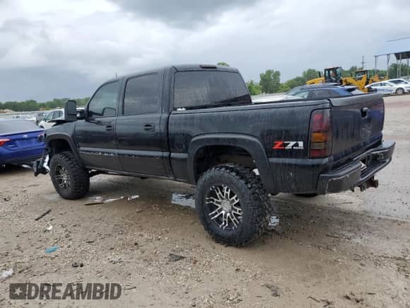 2005 GMC Sierra 1500 SLT z VIN 2GTEK13T951329111, wystawiony jako Copart lot #62889885 z przebiegiem 250 982 mil mil oraz Szkoda całkowita • Salvage title. Historia ofert i sprzedaży dostępna na DreamBid. Obrazek 2.